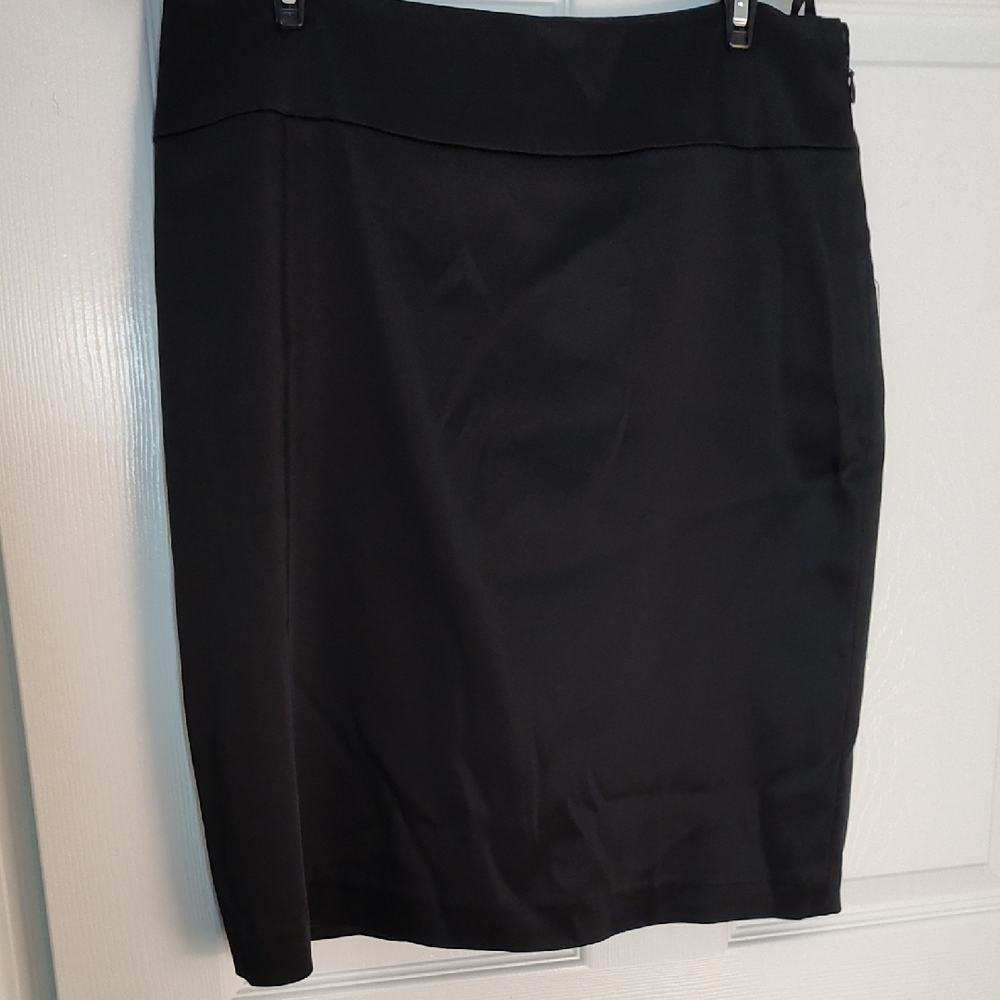 ANTONIO MELANI Classic Black Pencil Skirt